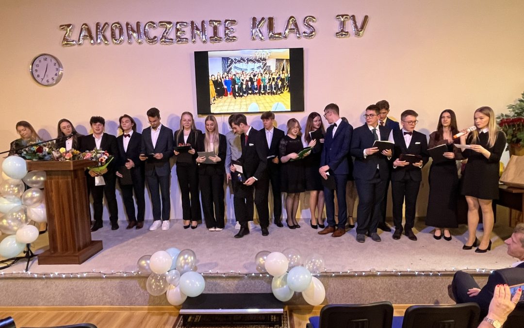 Uroczystość zakończenia roku szkolnego klas czwartych